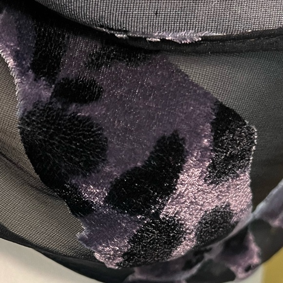 Velvety sheer shawl/scarf/coverup - Picture 5 of 6